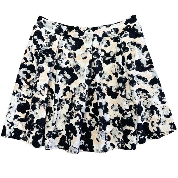 Joe B Pleated Skirt Abstract Floral - Picture 1 of 5